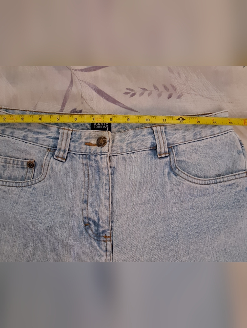 4 Pairs Basic Editions Women’s Light Wash Denim Shorts Size 4 - Picture 3 of 6